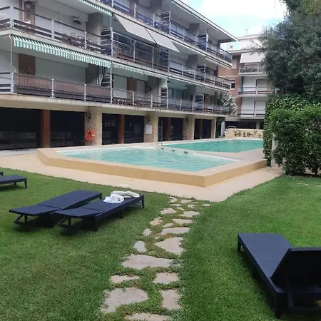 Apart.con Piscina En Zona Residencial *