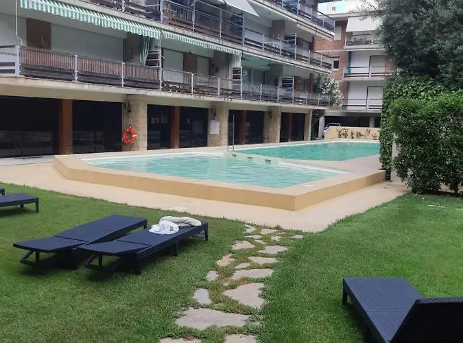 Apart.con Piscina En Zona Residencial *